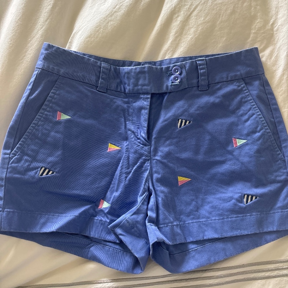 Vineyard vines preppy embroidered nautical  flag shorts